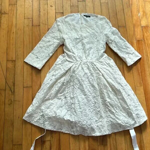 Tara Jarmon ivory lined flower lace dress